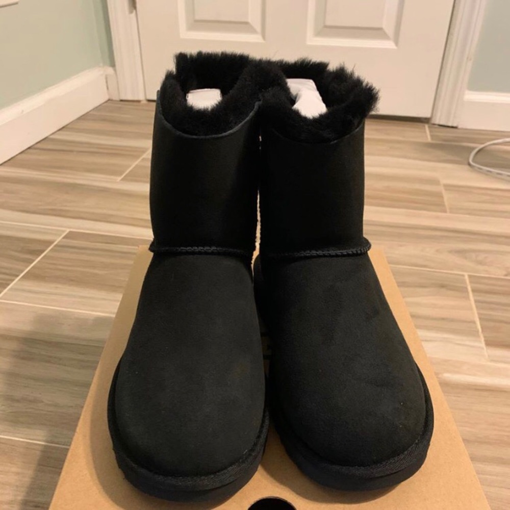 UGGS
